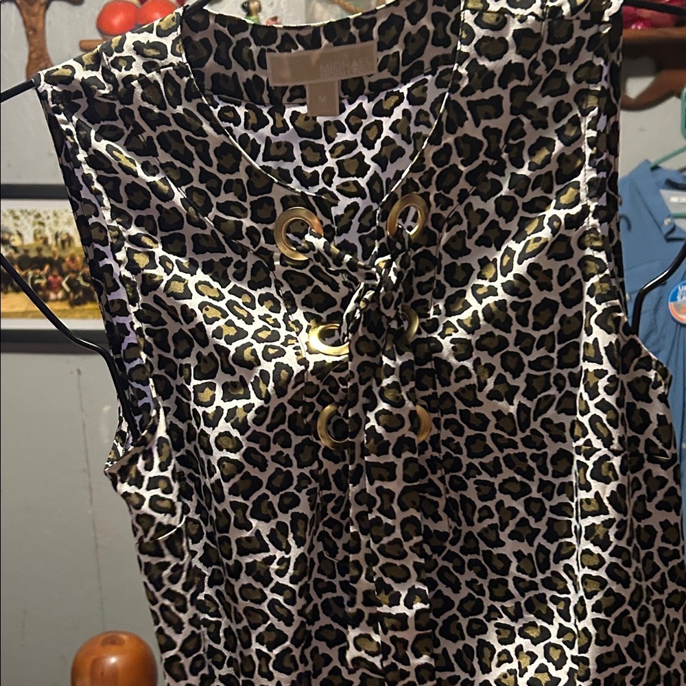 Women shirt